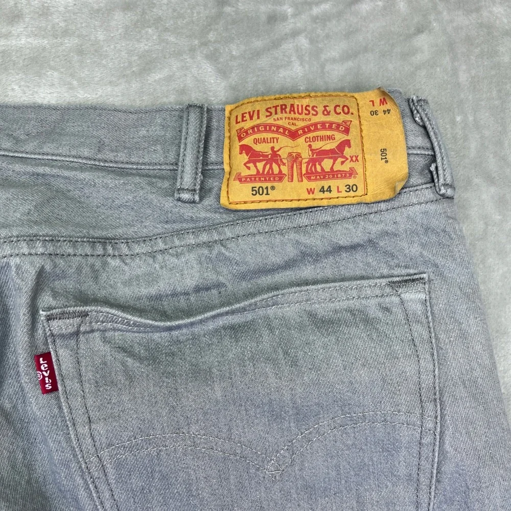 Levi's 501‎ Men's Jeans Denim Straight Leg Button Fly Distressed Sz 44 Fits 41